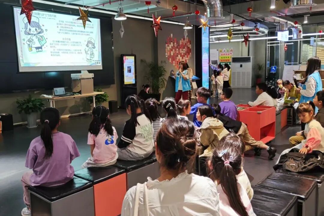 精彩回顾|广陵区图书馆举办国际护士节公益讲座活动